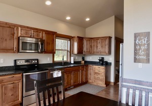 Spectacular Mountain Views located 1 mile from Glacier National Park