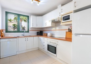 'Spectacular View Apartment' with Sea View, Terrace, Shared Pool & Wi-Fi