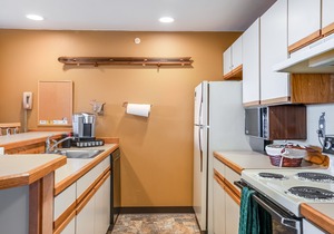 Spectacular views and ski access from this cozy Edelweiss one bedroom