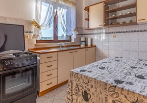 Spend a pleasant summer vacation in the small resort of Volme, near Banjole and between the famous c