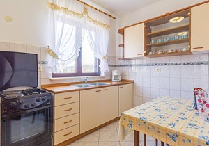 Spend a pleasant summer vacation in the small resort of Volme, near Banjole and between the famous c
