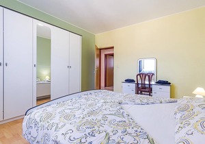 Spend a pleasant summer vacation in the small resort of Volme, near Banjole and between the famous c