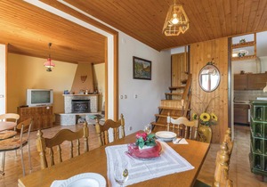 Spend your vacation in this spacious apartment in the small village of Rakalj.