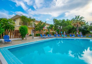 Splash Pool Bar