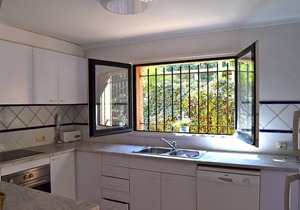 SPLENDID SEA VIEW, 100 m. from the beach, POOL, BBQ, WI-FI