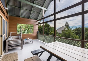 Spookys 5, 5/8 Bay St