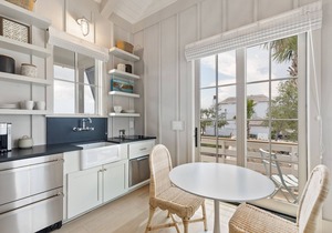“Spoonbill” (3038 Southerly Way) 2 person creekside bungalow at Kiawah River