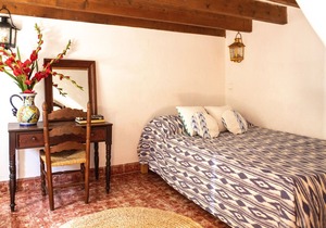 Sprawling gated home with Orange Grove and Pool in the middle of Fornaltux