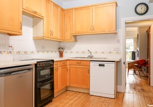 SPRING BANK COTTAGE, pet friendly, with open fire in Hayfield