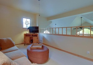 Spruce Tree Lodge #208