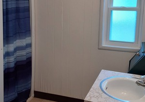 Spunky Cottage Located on GOTL Strip