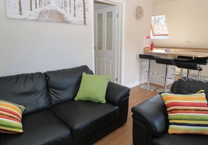 SQUIRREL LODGE, pet friendly, character holiday cottage in Otterburn