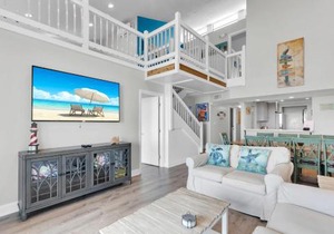 St Kitts - Downtown Waterfront Penthouse Pool Dock Parking
