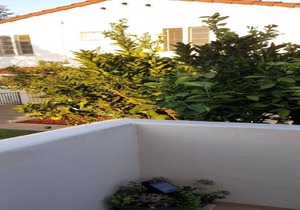 Stand Alone Private Studio in trendy Bixby Knolls