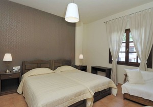 Standard room first floor for 2 adults+1 child pool view #2