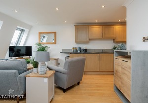 StarHost Residences - Central 3 bed apartment in Newbury
