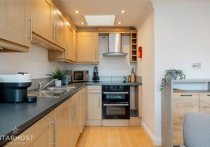 StarHost Residences - Central 3 bed apartment in Newbury