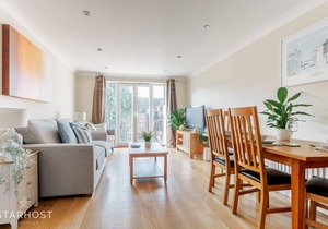 StarHost Residences - Modern 2 bedroom apartment in Newbury