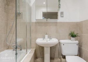 StarHost Residences - Modern 2 bed apartment at Imperial Court, Newbury