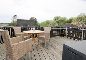 Starklef 21, Whg. 2 - vacation apartment in Wyk, 3 persons + baby on the upper floor, 2-family house