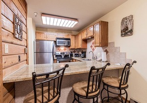 Stay Close to Downtown Breckenridge and the Ski Lifts!