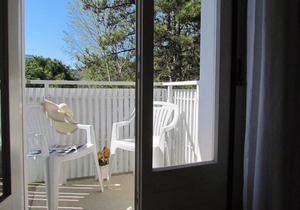 Stay in a quiet location-Beahost