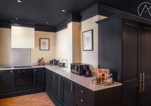 Stay in Style Opposite Windsor Castle| Parking