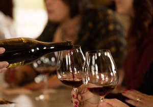 Stay & Play! Winery Loft #5 in Historic Downtown Carlton