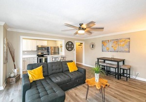 StayATL | Downtown High Rise Condo with Balcony