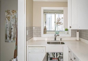 StayATL | Downtown High Rise Condo with Balcony