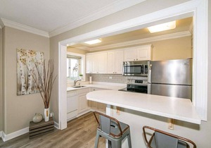 StayATL | Downtown High Rise Condo with Balcony