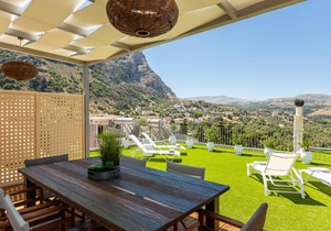 Stefanakos House