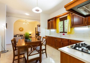 Stefanakos House