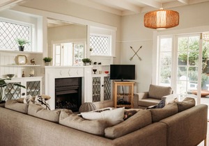 Step into this beautiful vintage villa and relax – your holiday has begun.