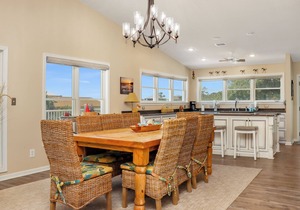 Steps From The Beach, Great Deck Space, Open Floorplan ~ Sweet Home Apalachee