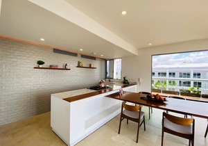 STEPS FROM THE BEACH PENTHOUSE