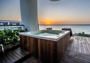 STEPS FROM THE BEACH PENTHOUSE