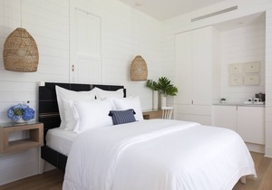 Steps From the beach in Seaside, Florida. Luxury Accommodations + 2 Bikes