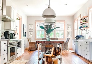 Steps to Downtown, Pier & Beach with Gourmet Kitchen!
