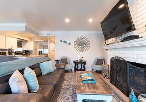 Steps to Sand or Fun Zone/Balboa/large patio/BBQ