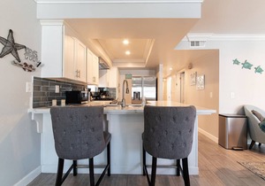 Steps to Sand or Fun Zone/Balboa/large patio/BBQ