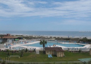 Steps to the beach! Newly Remodeled! New furniture. Avail July13 to 18 discount
