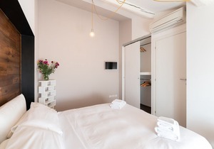 Stilish with rooftop terrace and parking