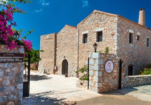 Stone built studio for 3,Olive Grove,Near Beach,Mani 2