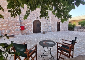 Stone built studio for 3,Olive Grove,Near Beach,Mani 2
