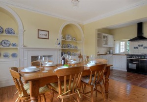 STONE HOUSE, family friendly, country holiday cottage in Charmouth