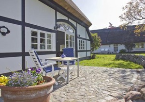 strandnahe Idylle am Meer, private Badestelle mit Strandkorb - Gutshof Ostseeblick FeWo Nr 03