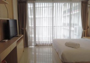 Strategic Studio Apartment at Beverly Dago with Mountain View By Travelio