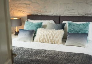Stuc an t Sagairt Cottage, Loch Lomond