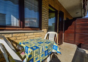 Studio 150 m from the beach